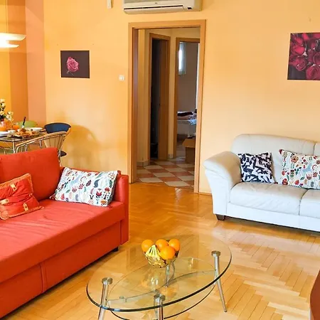 Skytop Modern In Heart Of Downtown