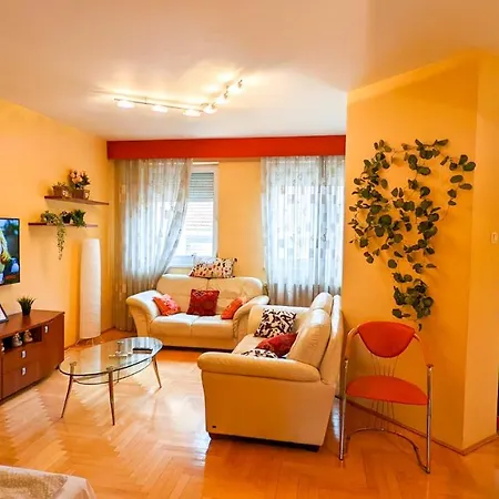 Skytop Modern In Heart Of Downtown Apartment Budapest
