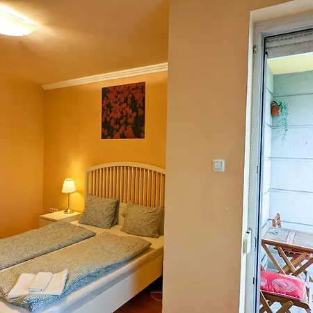 Skytop Modern In Heart Of Downtown * Budapest