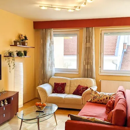 Skytop Modern In Heart Of Downtown Apartment *