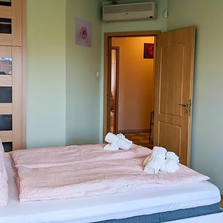 Skytop Modern In Heart Of Downtown Apartment Budapest